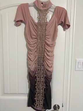 VENUS Blush to Chocolate Ombre Lace-Front Ruched Midi Dress
